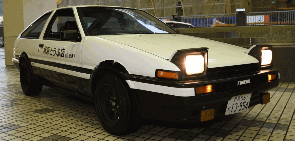 Toyota Sprinter Trueno AE86，是豐田於上世紀八十年代（1983年至1987年）生產的一款小跑車。